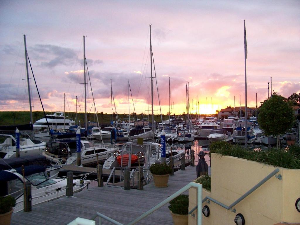 Hope Harbour Hotel Gold Coast Exterior foto